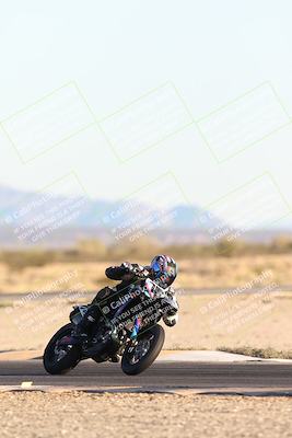 media/Dec-07-2025-CVMA (Sun) [[3e7d2de5dc]]/Race 18-Formula Twins-Formula 40 UL/